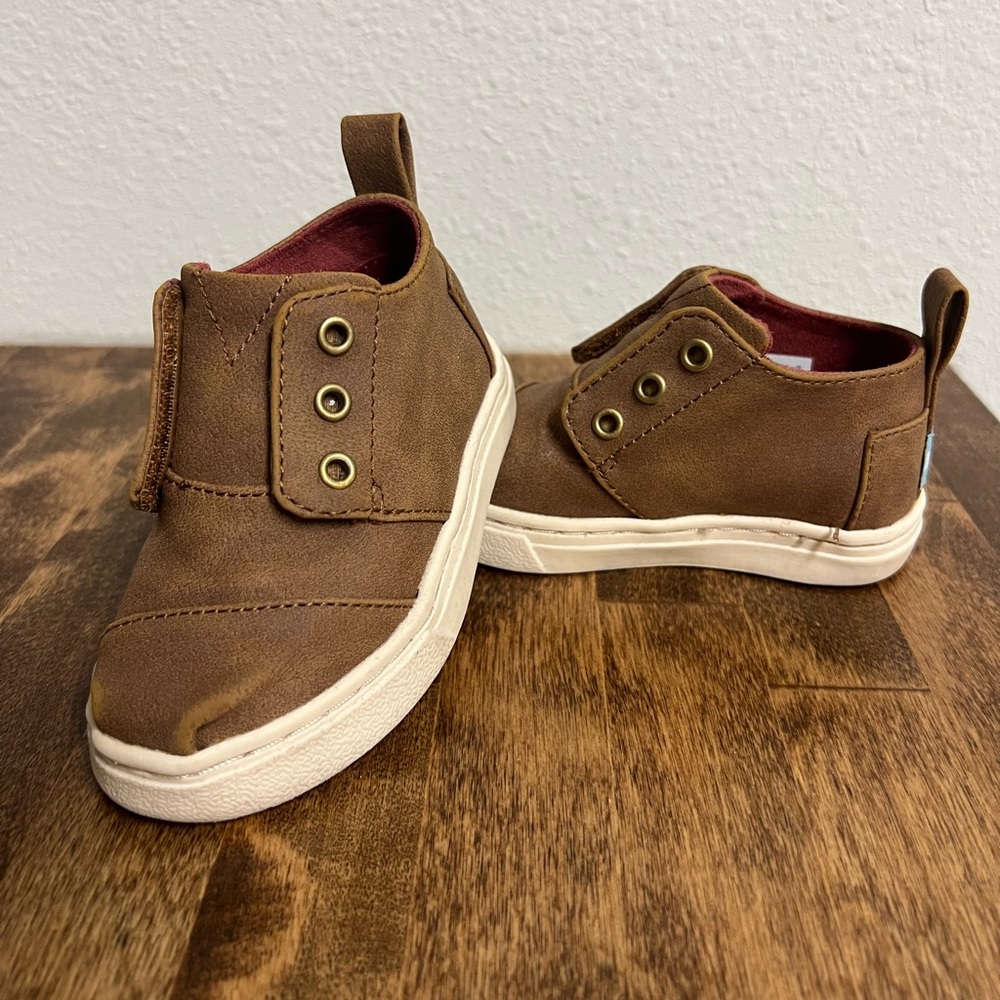 Toddler Tom’s high tops